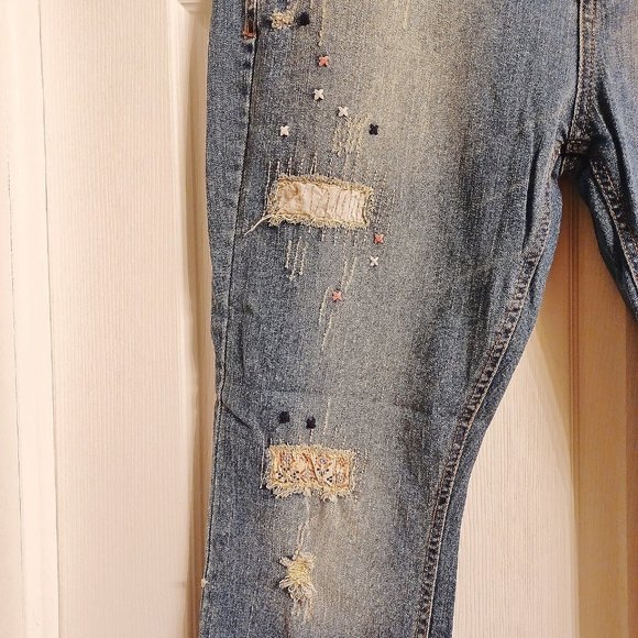 EUC Mudd Patches Semi Distressed Cropped Ankle Stretch Jeans sz 17 Orig$90+Tax - Picture 5 of 7